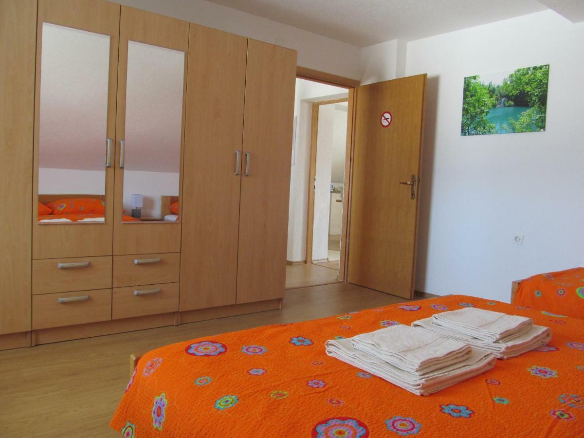 Natasa Apartments Jezerce Exteriör bild
