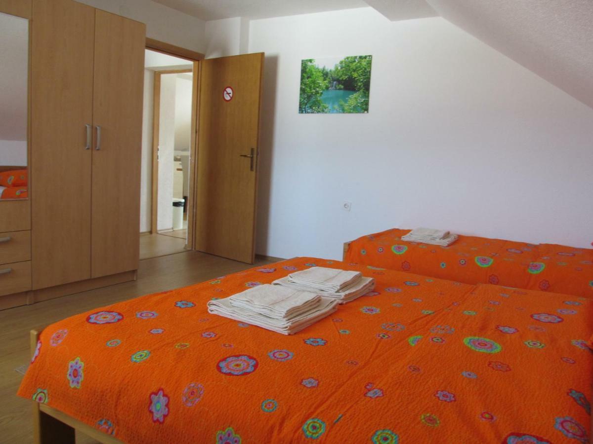 Natasa Apartments Jezerce Exteriör bild